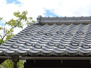 瓦屋根は塗装不要